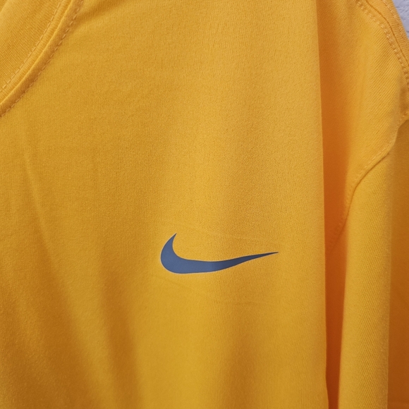 Nike Men's DRI-FIT Training Legend University Gold Short Sleeve Tee Sz XL NWT - Picture 3 of 8